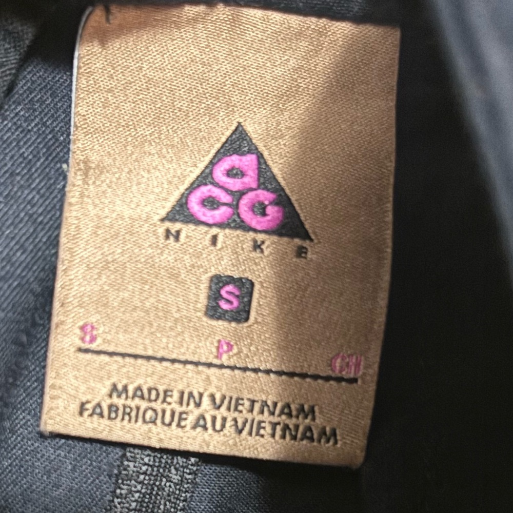 Nike ACG Midnight Cargo Pants - Picture 5 of 6